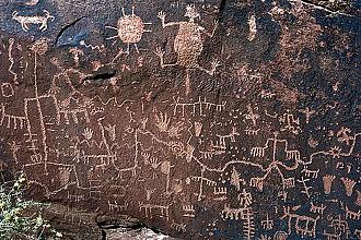 Click image for larger version  Name:	Newspaper Rock_001a.jpg Views:	0 Size:	745.6 KB ID:	424230