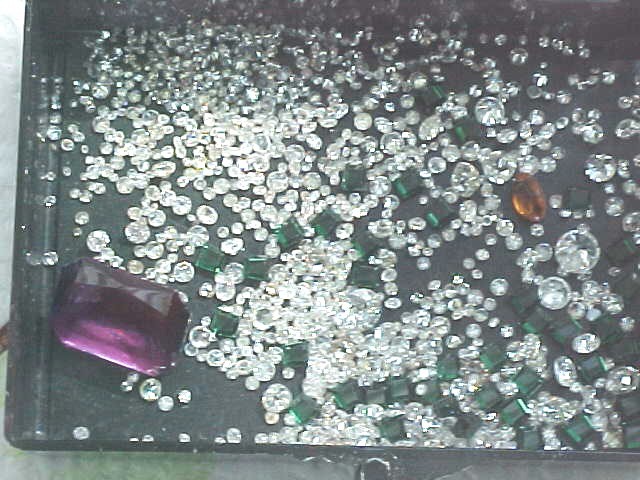 Click image for larger version

Name:	Diamonds&amp;Emeralds_001a.jpg
Views:	68
Size:	101.8 KB
ID:	424775