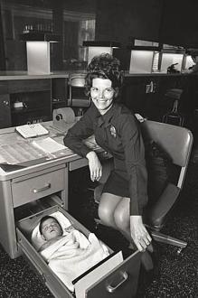 Click image for larger version  Name:	016 babysitter drawer.jpg Views:	0 Size:	46.3 KB ID:	428999