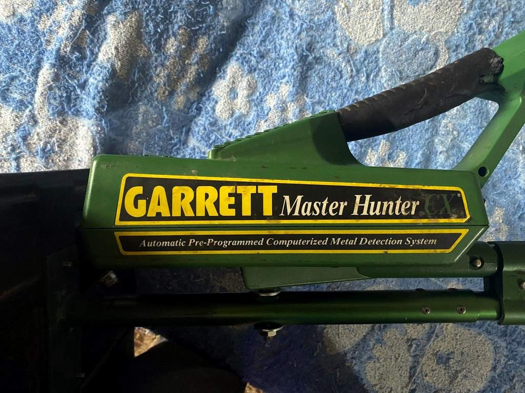 Click image for larger version

Name:	Master Hunter CX 02.jpg
Views:	164
Size:	190.2 KB
ID:	442671